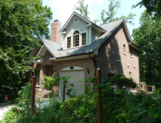Hermosa casa de ladrillo en Takoma Park - 117 Ritchie Avenue