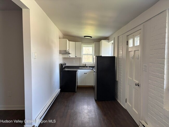 Foto del edificio - 103-105-105 Flatbush Camp Rd