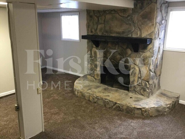 Foto del edificio - 6634 Imperial Dr