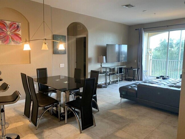 Building Photo - 2484 San Tecla St