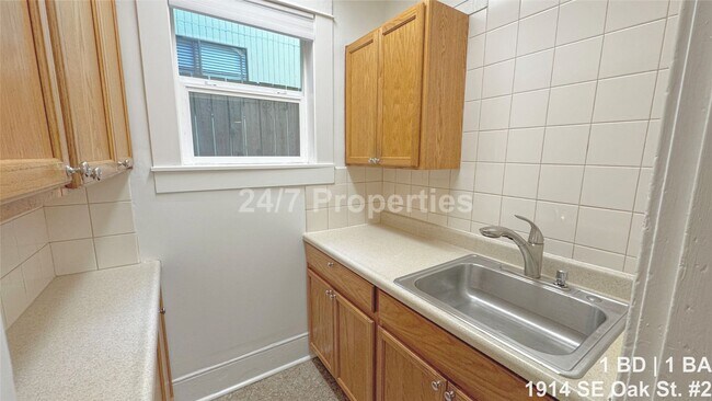 Foto del edificio - Classic 1 BD | 1 BA Duplex Unit - Buckman