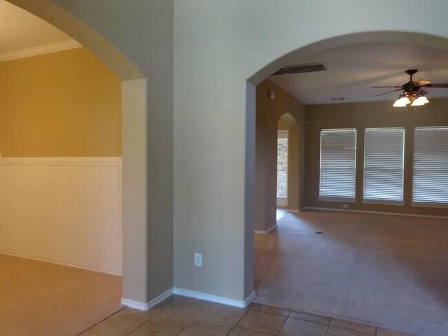 Building Photo - 631 Oak Ridge Grove Cir
