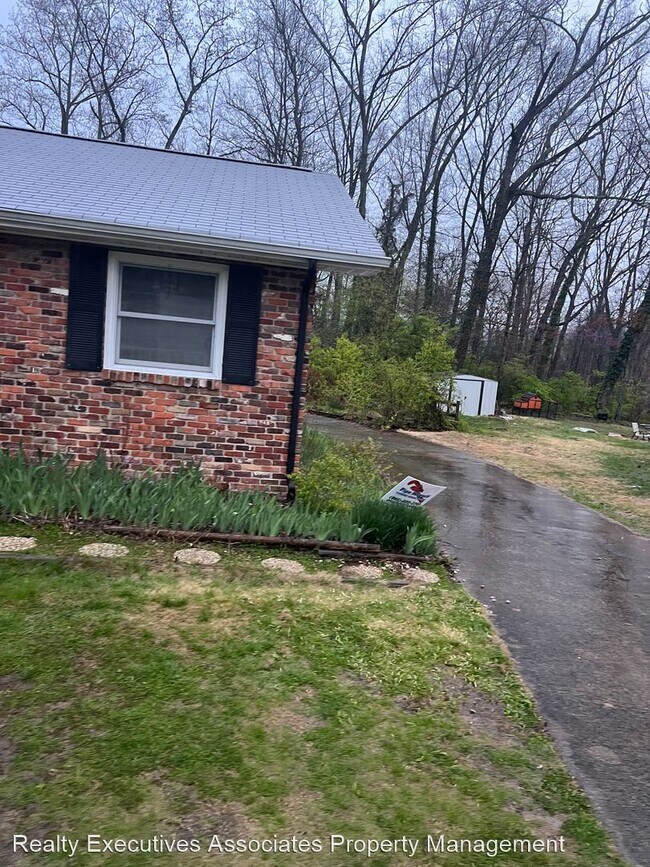 Foto del edificio - 3 br, 2 bath House - 312 Delaware Avenue
