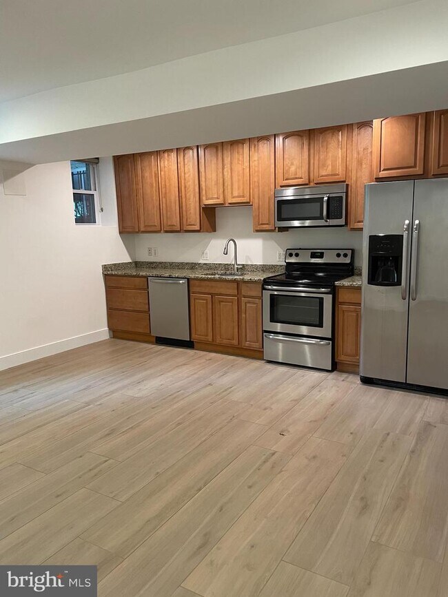 Foto del edificio - 605 Kenyon St NW