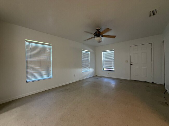 Foto del edificio - 3102 W Reynolds St