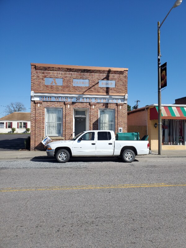 Primary Photo - 318 W Main St