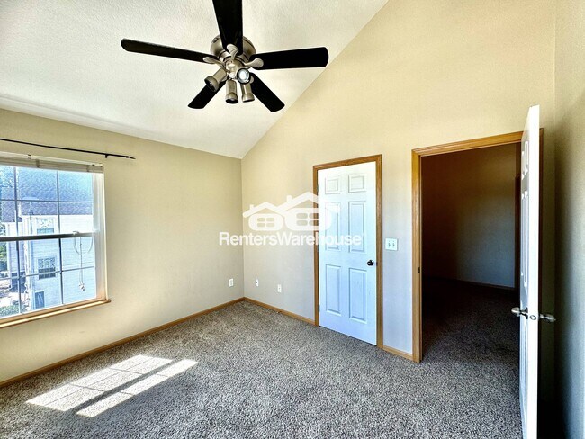 Foto del edificio - 1228 SE Village View Ln