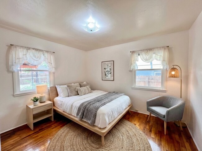 Foto del edificio - Cozy 2 bed 1 bath Home with Fenced Yard!