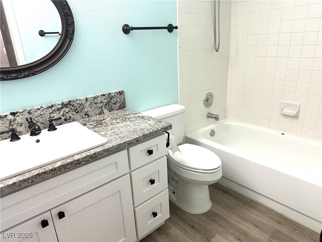Foto del edificio - 1575 W Warm Springs Rd