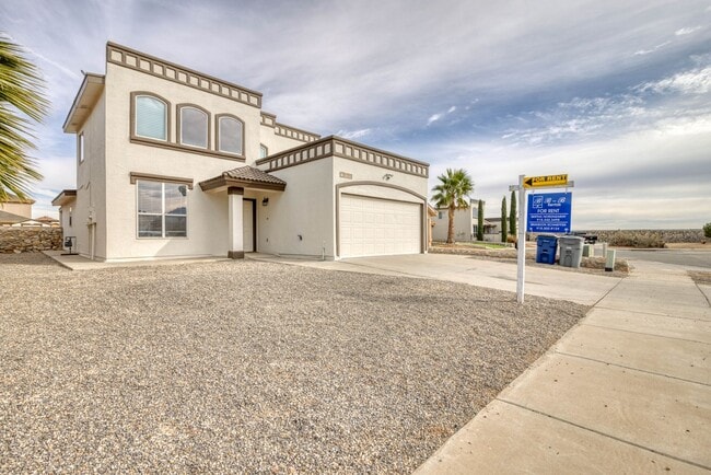 Building Photo - Beautiful House 4 bed/2 baths in Northeast...