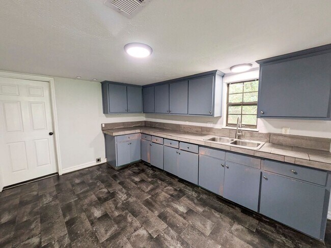 Foto del edificio - 1125 N Tannahill St