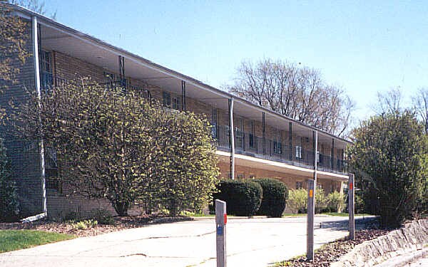 Building Photo - 373 W Terra Cotta Ave
