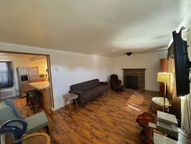 Building Photo - 580 W Abajo Dr