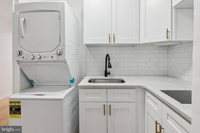 Building Photo - 1225 Spruce St