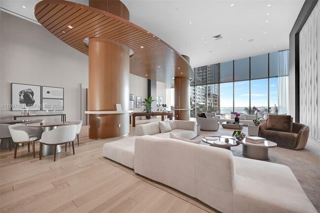 Foto del edificio - 460 NE 28th St