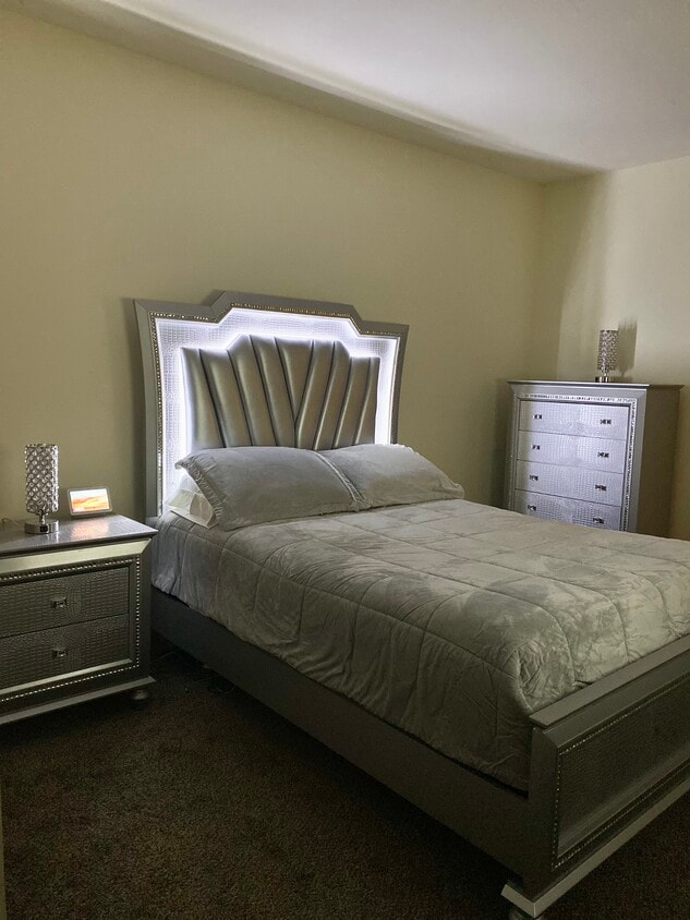 Master Bedroom with walk in closet furnished - 13A Iron Works Way