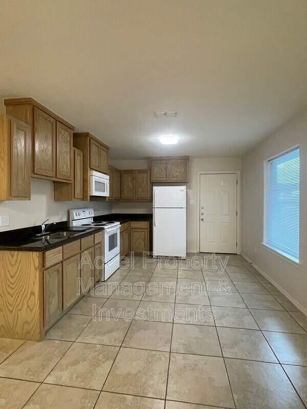 Foto del edificio - 415 W Pirul St