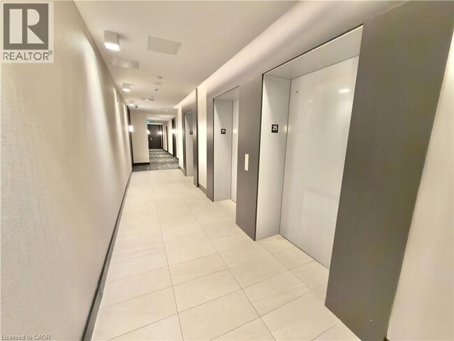 Photo du bâtiment - 55 Duke St W