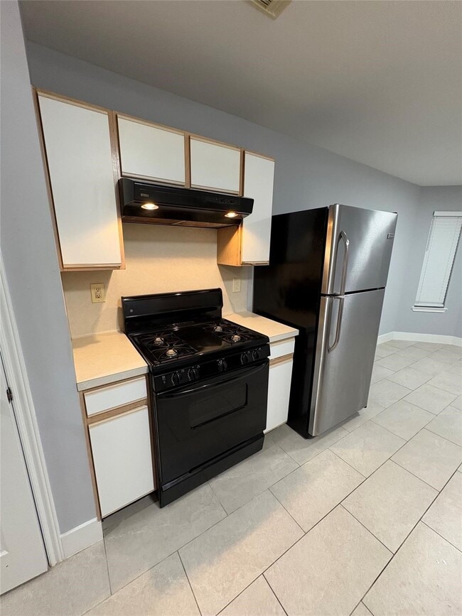 Building Photo - 19843 Packwood Dr