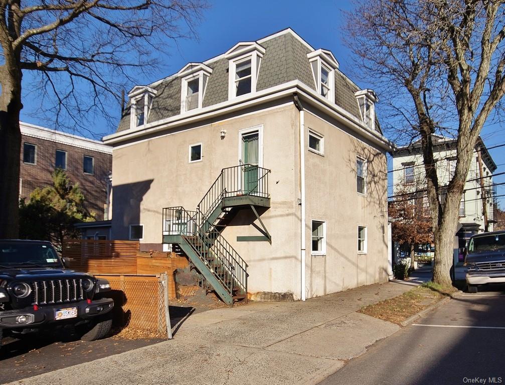 Primary Photo - 60 Main St