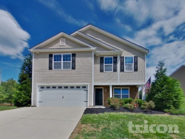 Foto del edificio - 205 Brenett Francis Ct