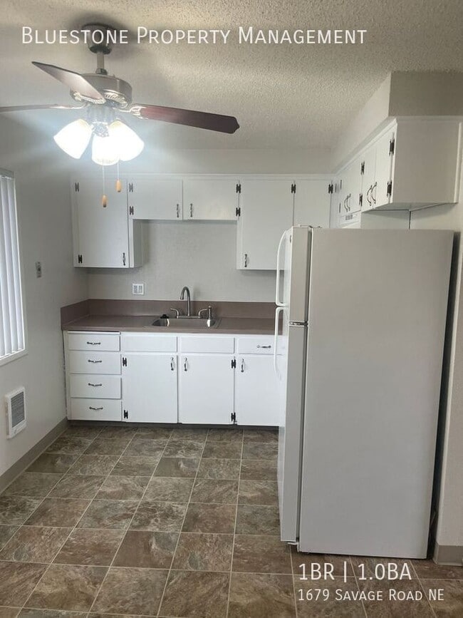 Building Photo - 1679 Savage Rd NE