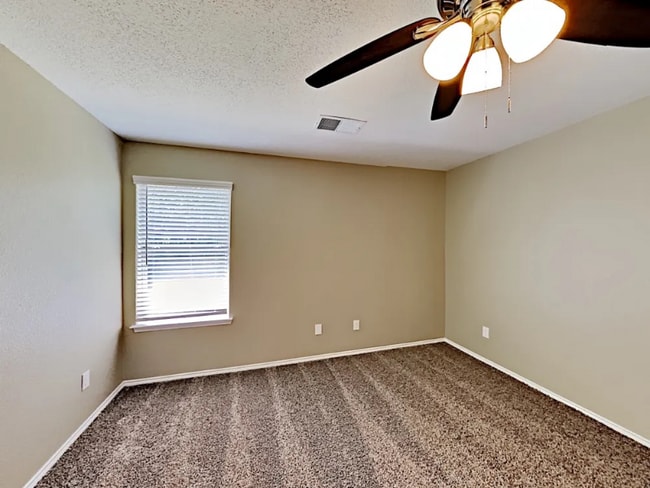 Foto del edificio - 807 W Lonesome Dove Trail