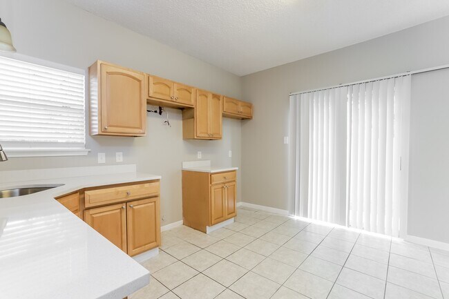 Building Photo - 7744 Ellis Dr