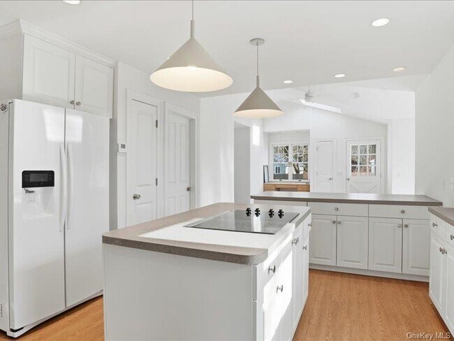 Foto del edificio - 12 Summit Blvd