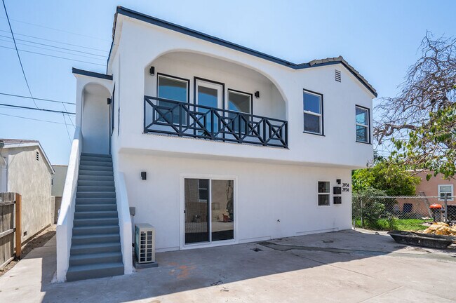 Building Photo - 2934 Somerset Dr