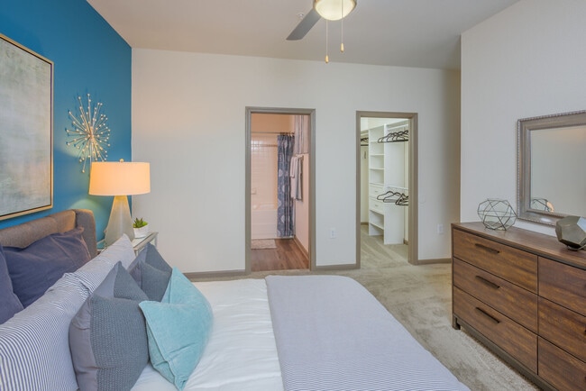 Building Photo - Presley Oaks