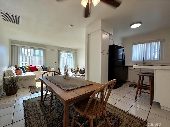 Foto del edificio - 51049 Eisenhower Dr