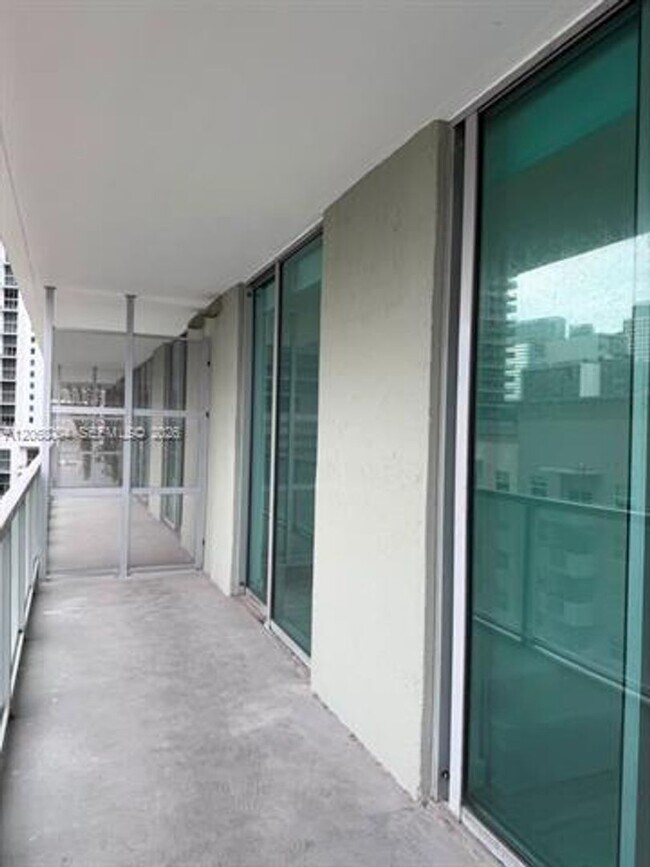 Foto del edificio - 1111 SW 1st Ave