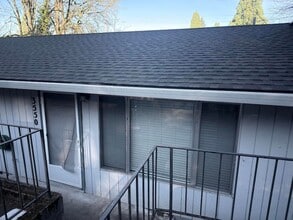 Building Photo - 3550-3554-3554 SW Beaverton Hillsdale Hwy