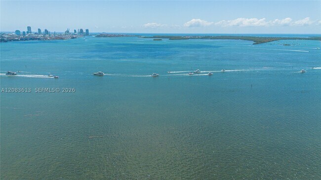 Foto del edificio - 1200 Brickell Bay Dr