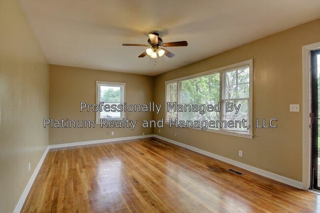 Building Photo - 406 Gary Hills Dr