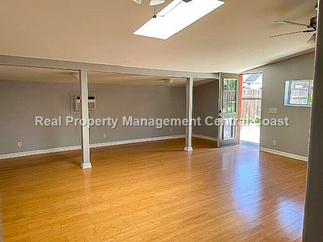 Foto del edificio - 17003 Chestnut Ave