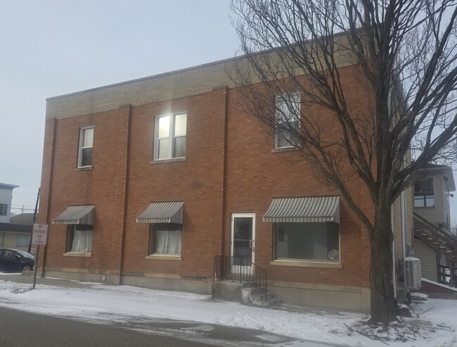 Building Photo - 1 Main St