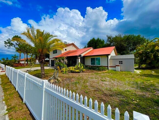 Foto del edificio - 13349 Buckett Cir
