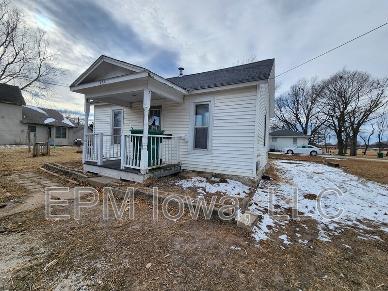 Primary Photo - 403 9th Ave SW
