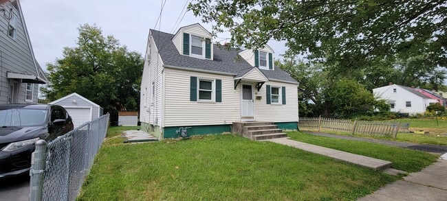 Foto del edificio - 87 Ellington St