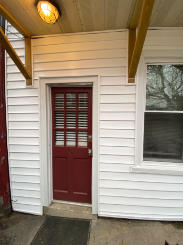 421 Fremont St Unit 3, Lancaster, PA 17603 Room for Rent in Lancaster