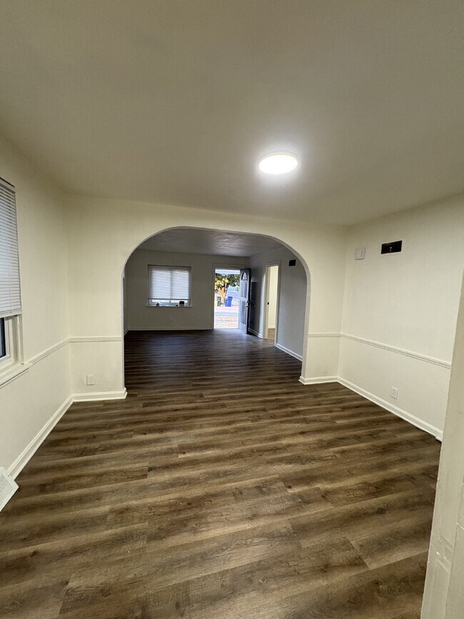 Foto del edificio - 8307 Washington St