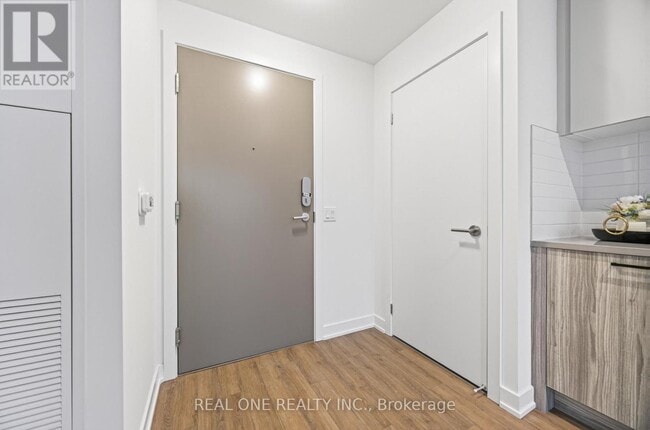 Building Photo - 5 Quarrington Ln