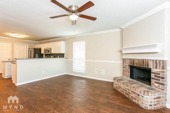 Foto del edificio - 421 Pin Oak Ln
