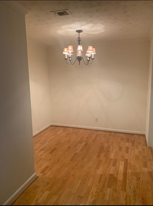 Dining room - 215 Summit North Dr NE