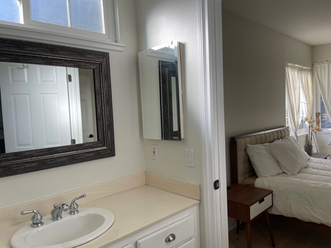Foto principal - 27061 Springwood Cir