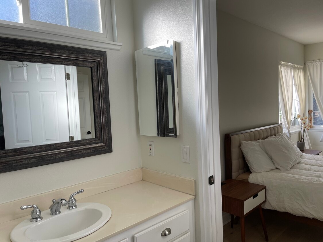 Primary Photo - 27061 Springwood Cir