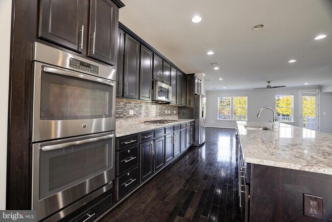 Building Photo - 21493 Willow Breeze Sq