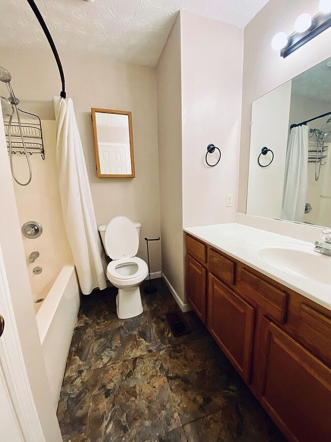 Building Photo - 6037 Newington Ln